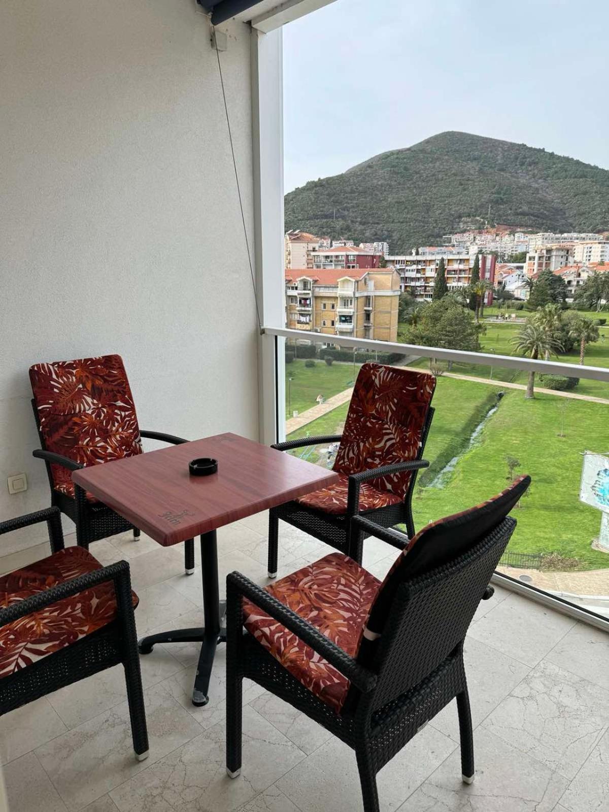 Apartman Anna Tre Canne Budva Bagian luar foto