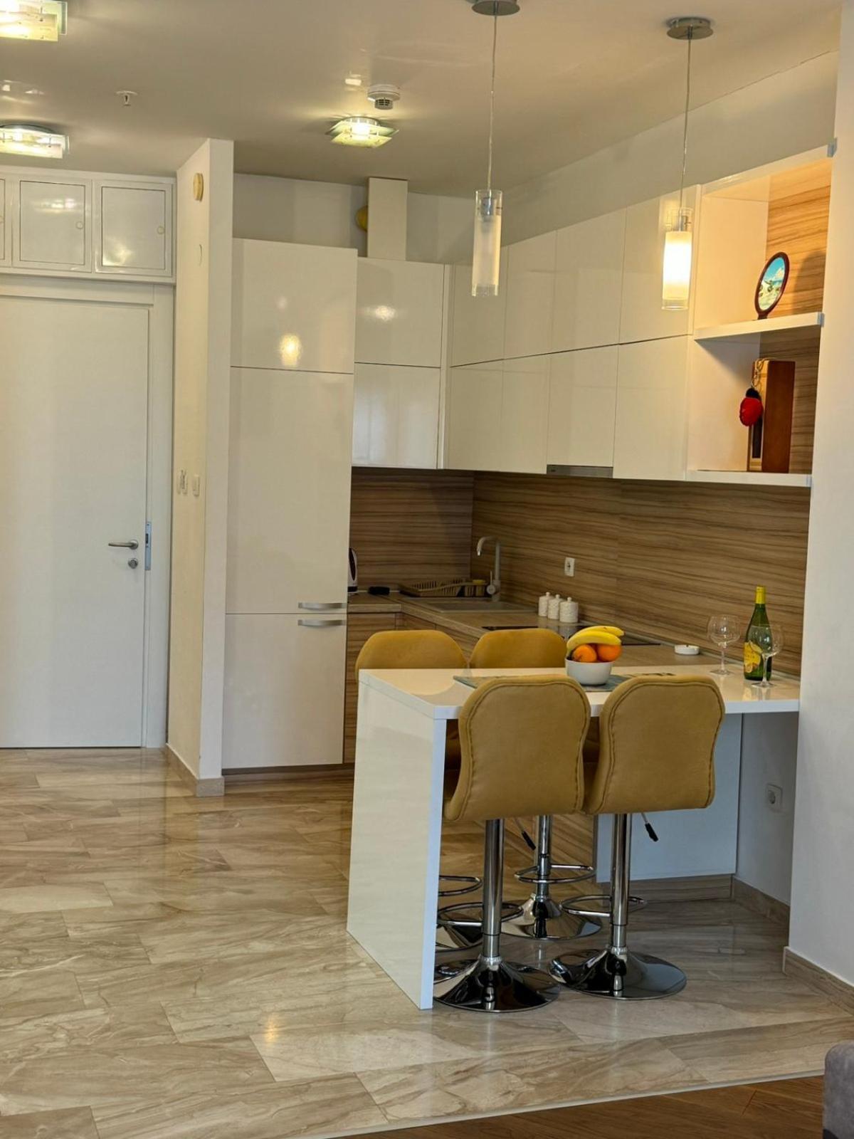Apartman Anna Tre Canne Budva Bagian luar foto